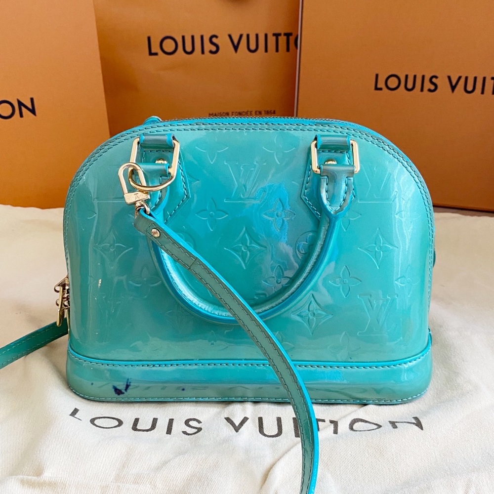 💖𝔸𝕃𝕄𝔸 𝔹𝔹💖 Louis Vuitton Vernis Crossbody! - Picture 4 of 10